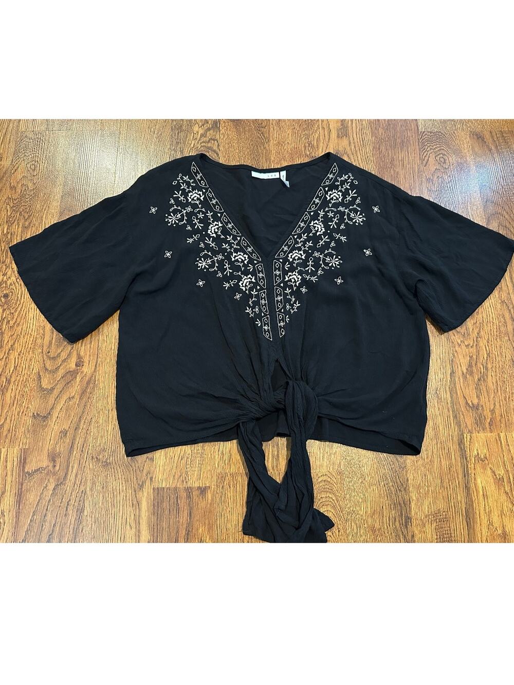 LUQ Cropped Tie Front Floral Embroidered Top Women’s Small Black Boho
